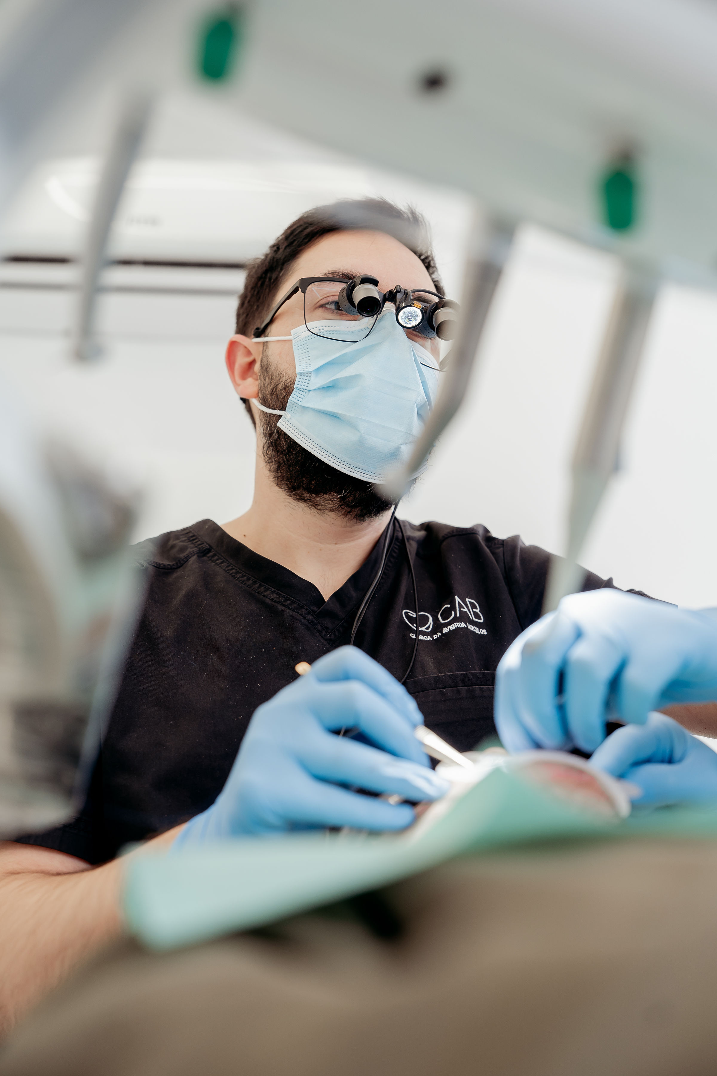 Dr. Bernardo Caria em consulta